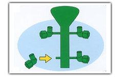 금형에서 왁스 패턴을 제거하고, 직원들은 왁스 패턴의 버를 제거하고 표면이 맑은지 확인합니다.