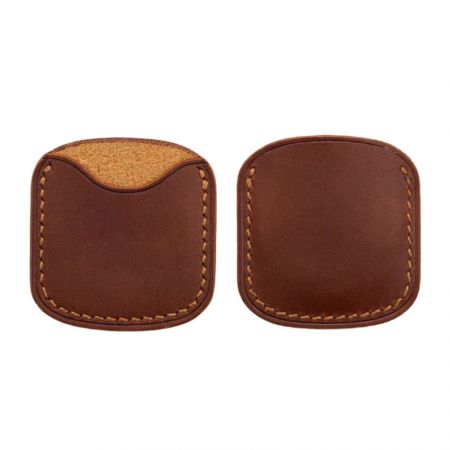 vue de face et de dos d'un porte-pièces en cuir vide