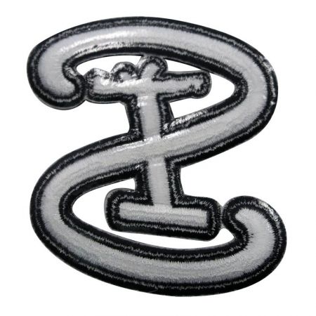 patch brodé empilé
