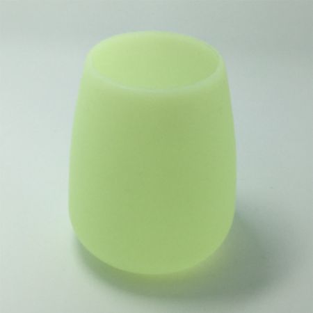 Cốc silicone không thể vỡ sáng trong bóng tối