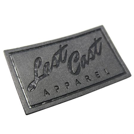 benutzerdefiniertes schwarzes debossed Logo PU-Lederetikett