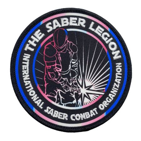 Sublimatie patch met geborduurd logo - Aangepaste satijnen bedrukte patch met geborduurd logo