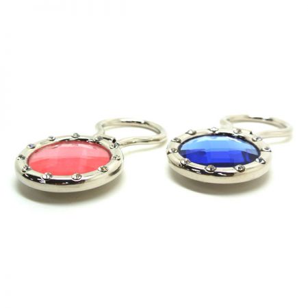 Broche de support pour lunettes