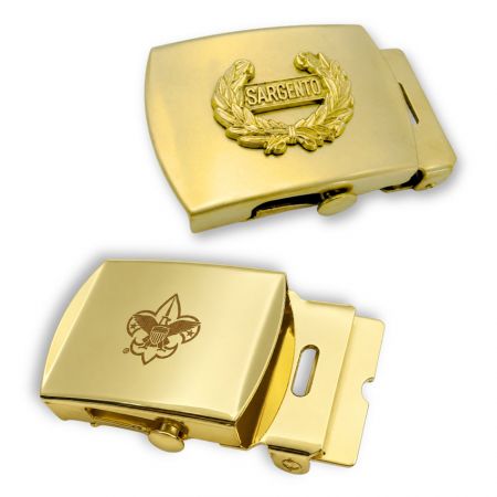 Niestandardowe klamry pasa w stylu wojskowym - Niestandardowe złote klamry pasa wojskowego z wytłoczonym logo i emblematem skauta, polerowane metalowe wykończenie