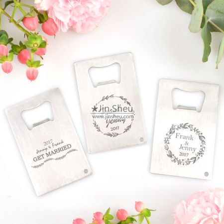 mở nắp chai bia thẻ cưới