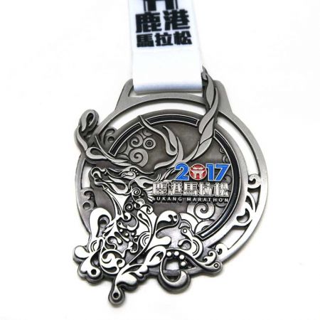 Hopeinen antiikkinen maratonkilpailumitali - Hopeinen antiikkinen maratonkilpailumitali