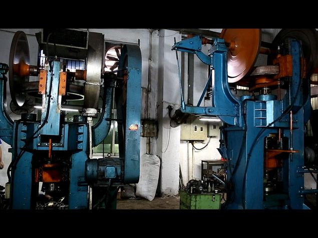 Macchina per timbrare di dimensioni confuse