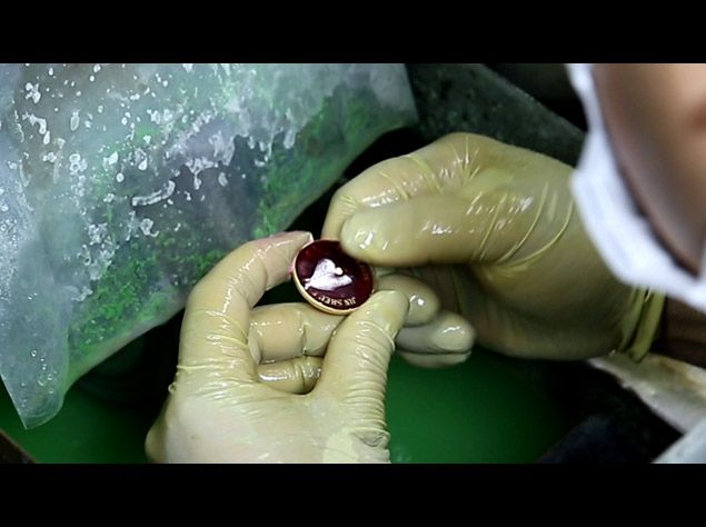 Изготовление значков с камнями