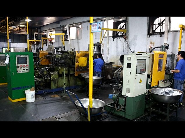 Iniezione di lega di zinco