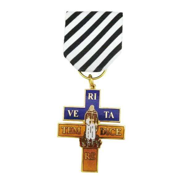 Cordón cuero con medalla cruz personalizada