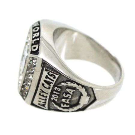 Nhà sản xuất nhẫn vô địch bang