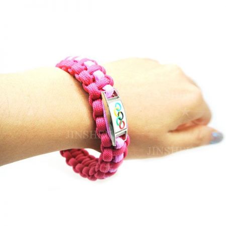 サバイバルブレスレットのチャーム