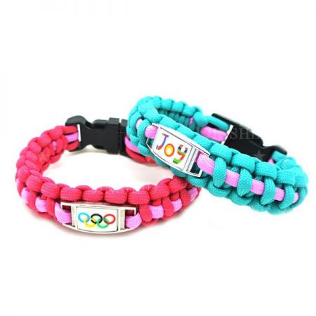 サバイバルブレスレットのペンダント