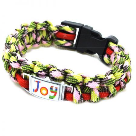 Braccialetto di sopravvivenza con ciondoli