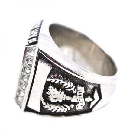Anillo de campeón mundial personalizado