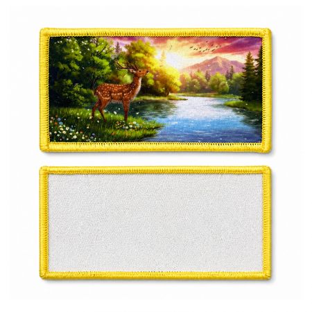 Paar rechteckiger NFC-Patches: einer mit detaillierter Wildtierkunst eines Jaguars bei einem herbstlichen Sonnenuntergang, der andere leer für Branding.