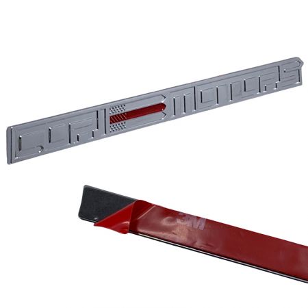 Benutzerdefiniertes ABS-Kunststoffemblem, das Vorder- und Rückseite zeigt