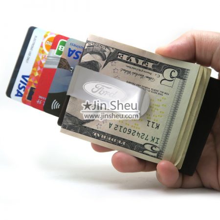 porta-cartões com clipe de dinheiro