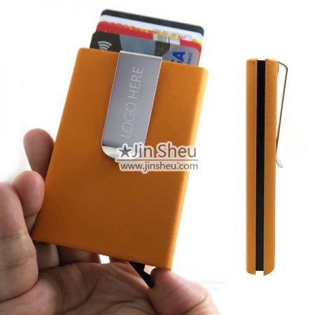 ถือบัตรโปรโมชั่น