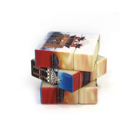 Cubo mágico de 5.7 cm con logotipos personalizados
