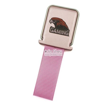 Giá đỡ và chân đứng điện thoại chơi game có tính năng từ - Thành công với ốp điện thoại sỉ