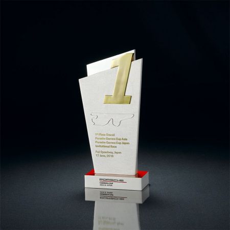 Trofeos de premio - Premio personalizado, Fabricante de parches tejidos y  bordados
