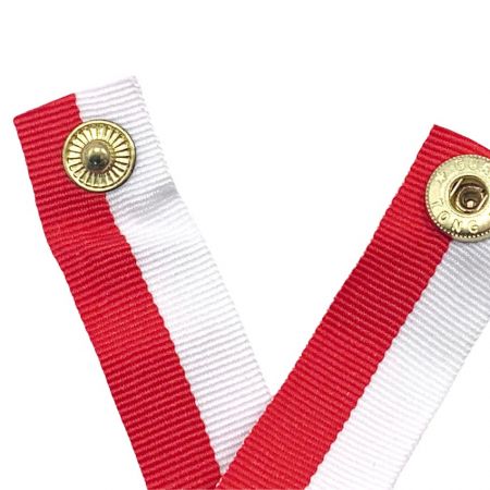 Nastro con bottone a scatto per medaglia su misura