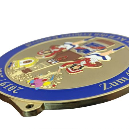 Vista ângulo da Medalha do Cast para KCB Den Erfurter Karneval