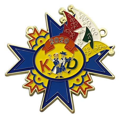 Tilpassede emalje-fiesta-medaljer - Tilpasset fiesta-medalje med fargerike karnivalfarger i en fantasifull stil