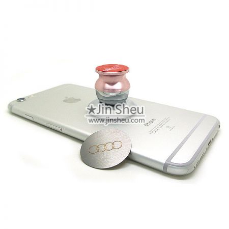 Magneettinen auton kojelautateline matkapuhelimen pidikkeellä