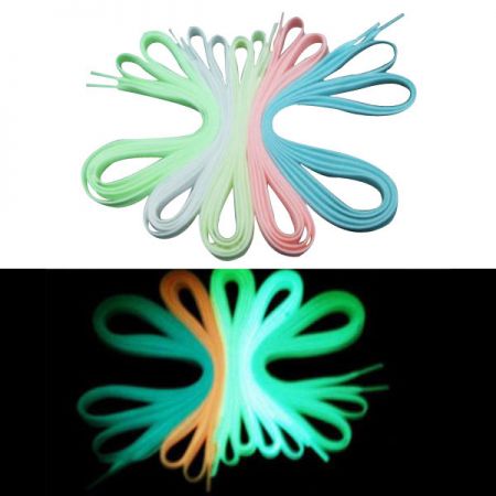 обычный свет в контрасте с темнотой