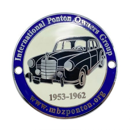 badge per griglia auto in smalto duro personalizzato