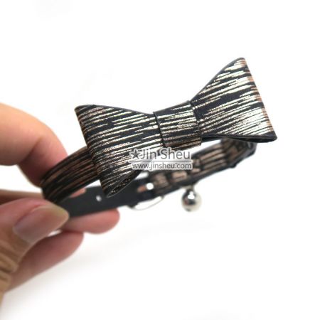 kattenhalsbanden met belletje