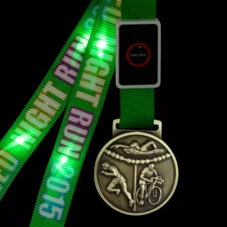 Huy chương cá nhân hóa với dây đeo led nhấp nháy - Huy chương với dây đeo led nhấp nháy