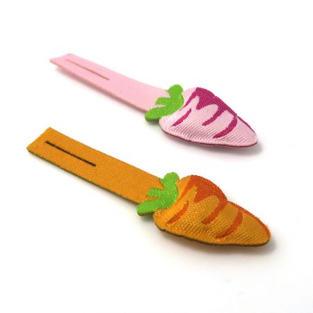 Puxador de zíper tecido em formato de cenoura com efeito puff - Puxador de zíper tecido em formato de cenoura com efeito puff