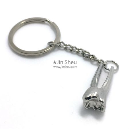 chìa khóa kẹp răng kim loại