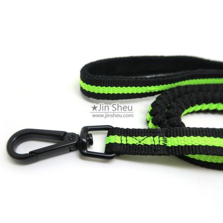 elastic dog leashes
