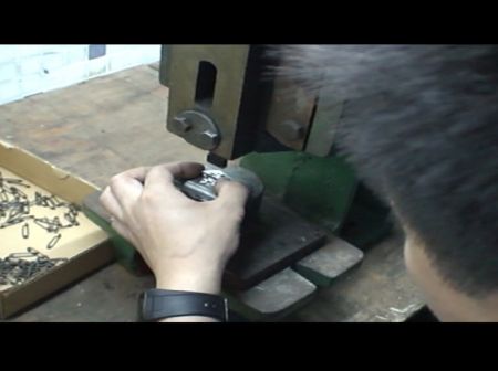 Rivetto per spilla di sicurezza in lega di zinco - Rivetto per spilla di sicurezza in lega di zinco