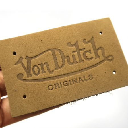 egyedi márkázott bőr kötött címkék