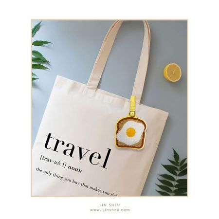 علامة شينيل مزينة مخصصة لحقيبة التسوق