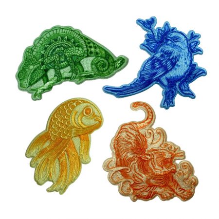 Huy hiệu thêu Dye Sublimation - in nhiệt trên huy hiệu thêu màu trắng