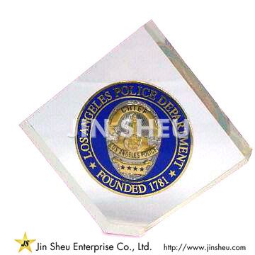 embedded acrylic coin paperweight manufacturer