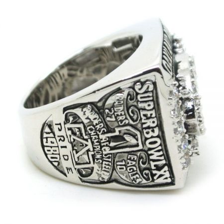 Los anillos del Super Bowl de Jin Sheu son la forma perfecta de mostrar el orgullo de tu equipo. Cada anillo está hecho de latón de alta calidad, acero inoxidable o aleación de zinc, y cuenta con un diseño personalizado.