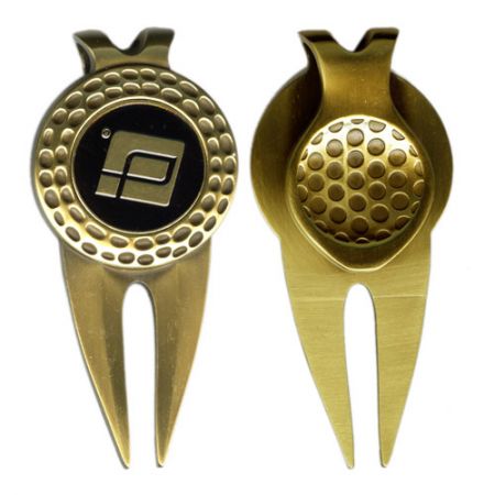 ferramenta de golfe com logotipo