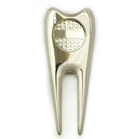 เครื่องมือซ่อมรอยหลุมกอล์ฟและตัวช่วยทำเครื่องหมาย