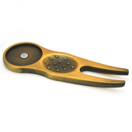 販売用のボールマーカー付きの金属ディボットツール