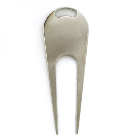 เครื่องมือกอล์ฟ Divot และตัวชี้ที่ลงบนลูกกอล์ฟ