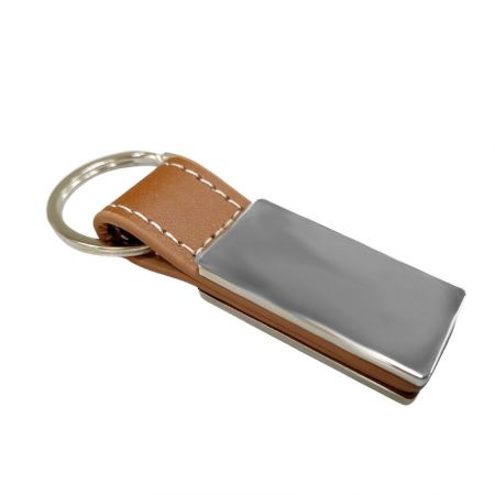 porte-clés en cuir avec logo personnalisé