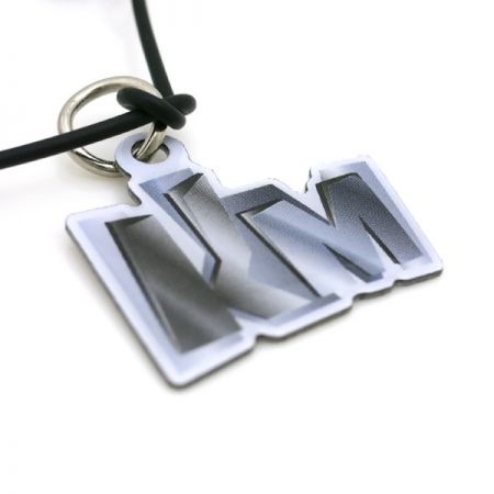 Pulseira de cordão com pendentes