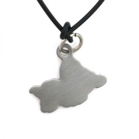 cordão de couro com pingentes